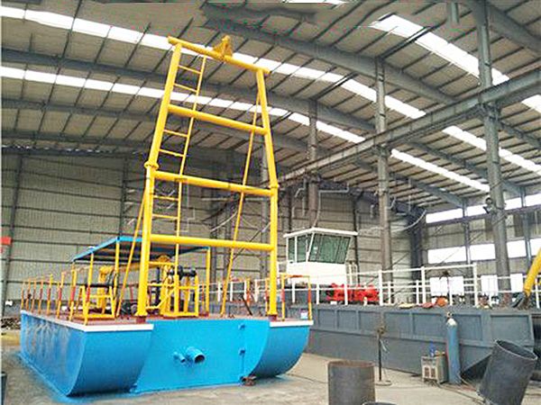 发往印尼的抽沙船